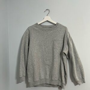 Grey Aerie sweatshirt with a pocket.